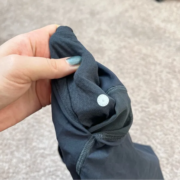 Lululemon Cropped Jogger Pants - 23 inch inseam - Image 7