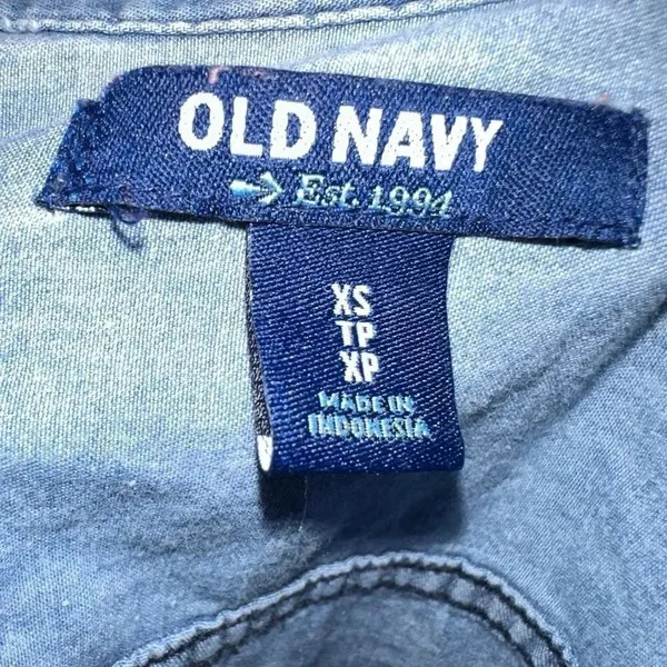 Old Navy denim button down XS normcore classic shirt - Image 3