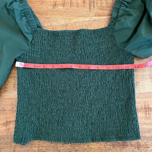 BB Dakota Smocked Puff Sleeve Top M Emerald Green‎ Cropped Minimalist Clean Girl - Image 9