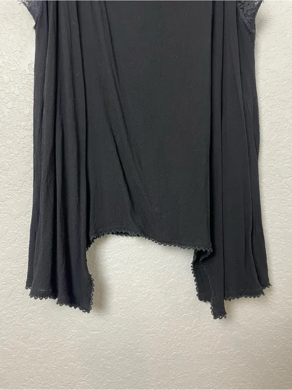 Free People Intimately Black Lace-Trim Camisole with Hanker-chief Hem Size L - Image 5