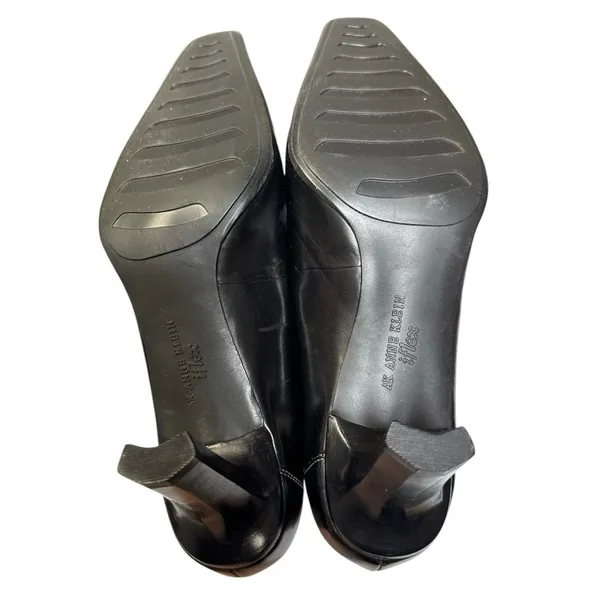 AK Anne Klein Women's Black Leather Slip On Square Toe Blook Heels Size 9M - Image 4