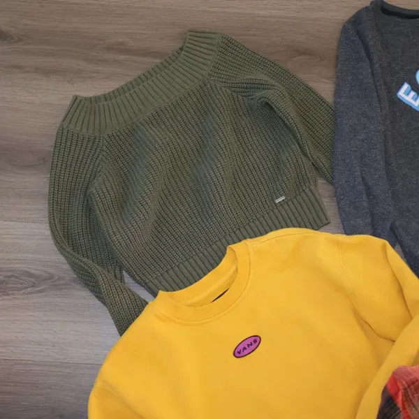 Women’s sweaters XS, vans, holister, wildfox, top shop - Image 6