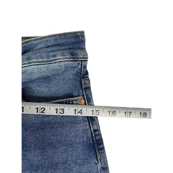 Divided H&M Women's Light Blue Denim Jeans - Image 5