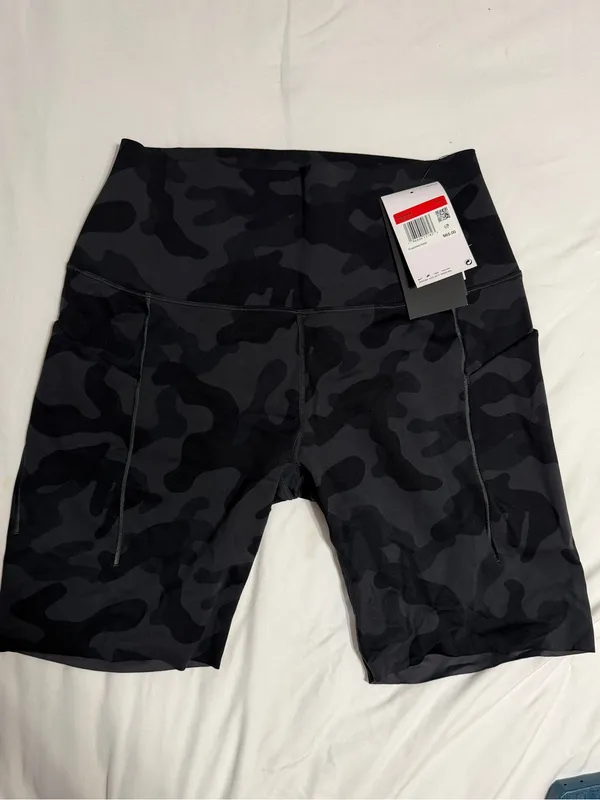 Nike Universa Camo Biker Shorts Large - Image 5