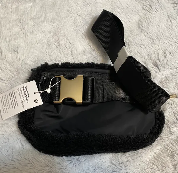 Lululemon Everywhere Fleece Belt Bag - Image 4