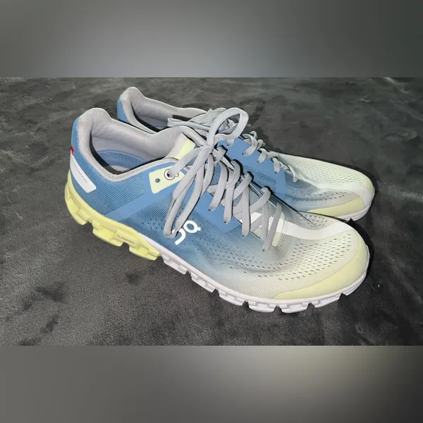 On Running Cloudflow v.3 Size 9 Men’s / Women’s 10.5 - Image 3