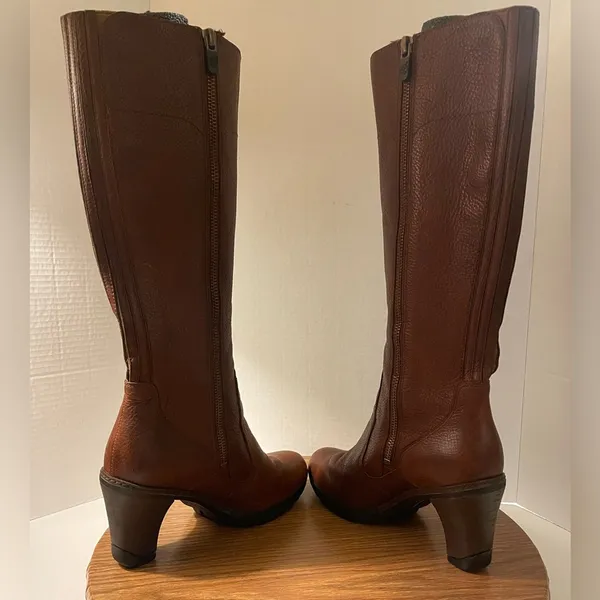 Timberland Tall Brown Gusseted Stratham Heights Genuine Leather Boots - 6.5 - Image 8