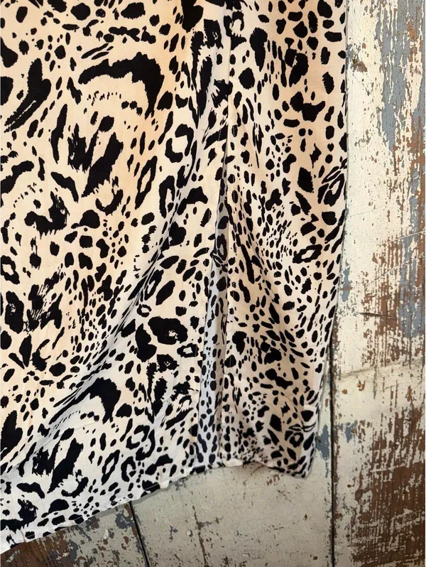 Nasty Gal size 10 leopard midi skirt with slit - Image 3