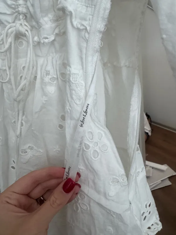 For love and lemons, white dress size medium - Image 2
