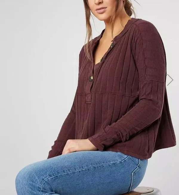 We the Free Free People In The Mix Henley Top in Magic Berry W-295 Sz M - Image 2