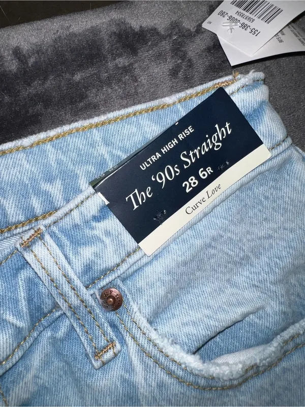 Abercrombie & Fitch Curve Love Ultra High Rise 90s Straight Jean Size 28 (6 Reg) - Image 10