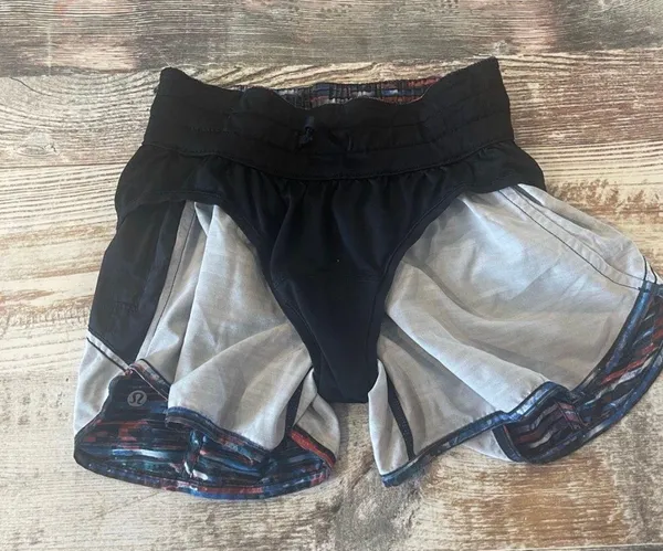 Lululemon Training Women's Training Shorts Size 4 - Image 7
