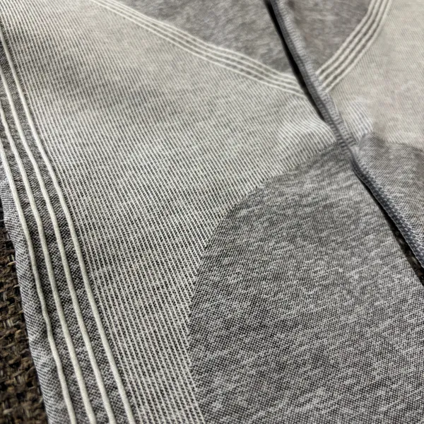 SPANX Spacedye Cloudy Grey Seamless Sculpt Leggings Size M - Image 6
