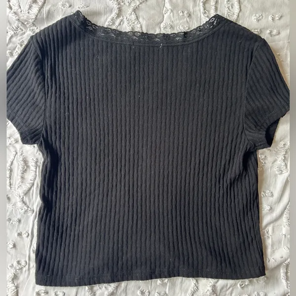 Size 8 Black Lace Short Sleeve Top - Image 3