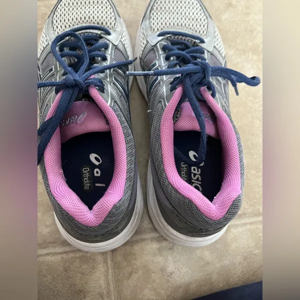 Woman’s Grey and Purple ASICS size 9 - Image 6