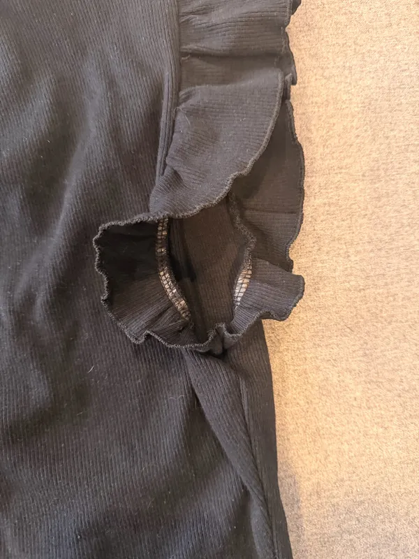 ZARA Ruffle Sleeve Crop Top Black - Image 3