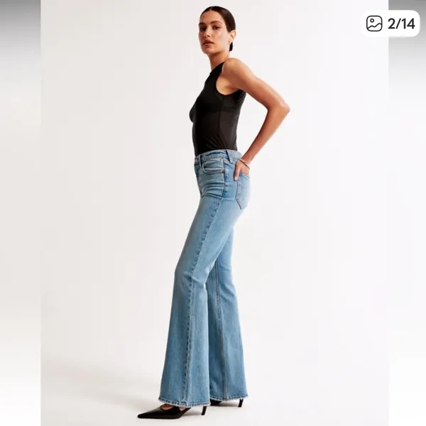 Abercrombie & Fitch Ultra High Rise The Flare Jeans - Image 6
