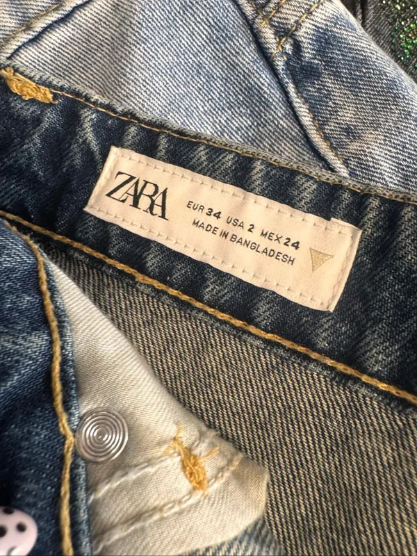 ZARA High Waisted Distressed Denim Shorts Womens Size 2 (EUR 34) Raw Hem Cutoffs - Image 6
