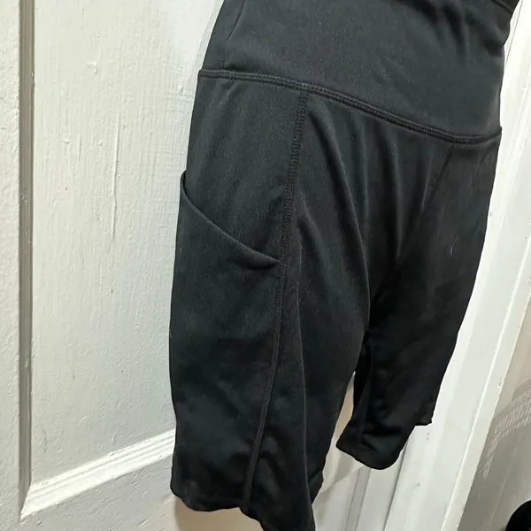 Unbranded‎ Black Bike Shorts with Pockets in S - Image 2