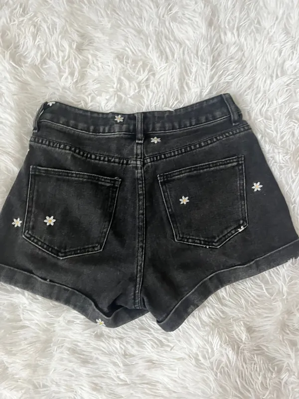 PacSun Emroidered Black Denim Shorts - Image 3