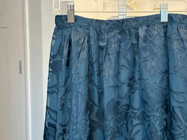 Forever 21 NWT! Sz XS Gorgeous Teal Blue Floral Layered Skirt - Image 3