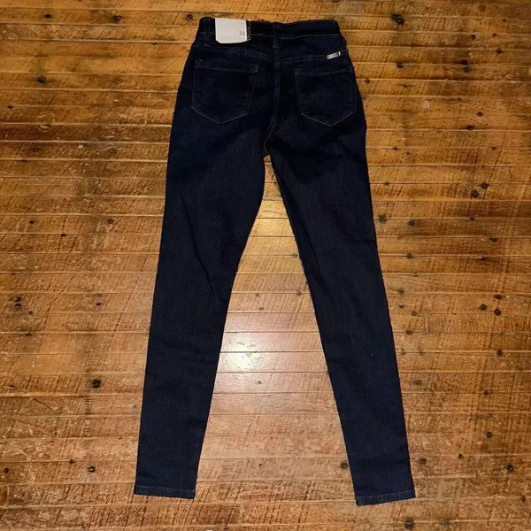 Kancan dark wash normcore stretchy 3/25 jeans - Image 3