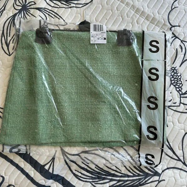 Mango Tweed Miniskirt. Retail $85 - Image 3
