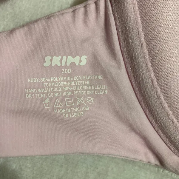 SKIMS T-Shirt Bra 30D - Image 4