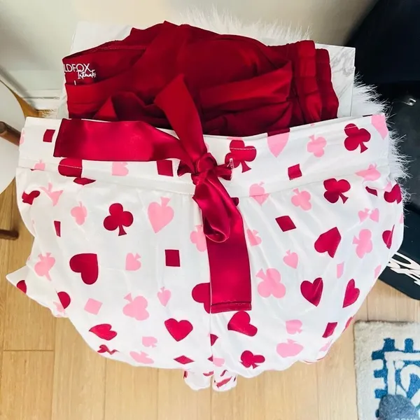 WILDFOX Love's a Gamble Shorty‎ Pajamas Set, 2 Piece, Red Hearts, Large, NWT - Image 10