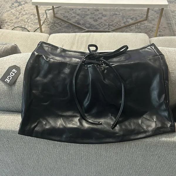 Edge faux leather tube top and skirt - Image 4