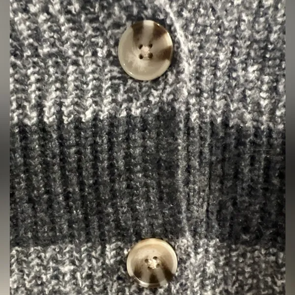 Vince Camuto Puff Sleeve Button Front Gray & Cream Striped Cardigan size small - Image 8