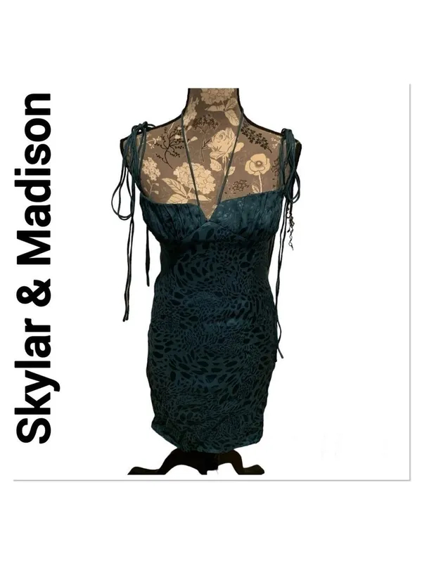 SKYLAR & MADISON Forest Green Print Mini Dress size medium HOCO FORMAL - Image 2