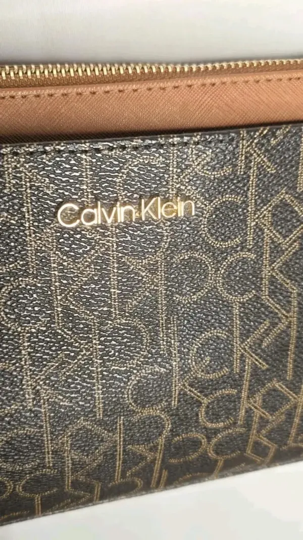 Calvin Klein Signature Crossbody Bag - Image 3