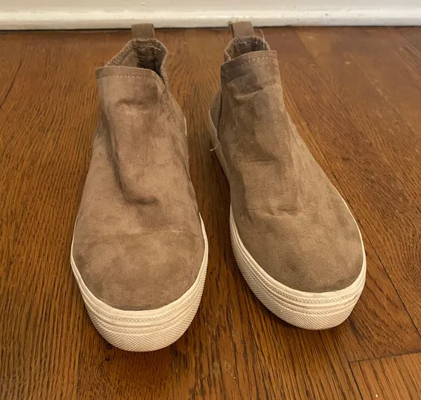 Universal Threads High Top Suede Sneakers - Image 2