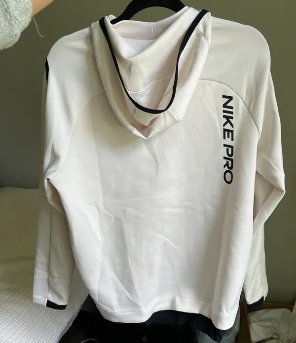 Nike Pro Hoodie - Image 2