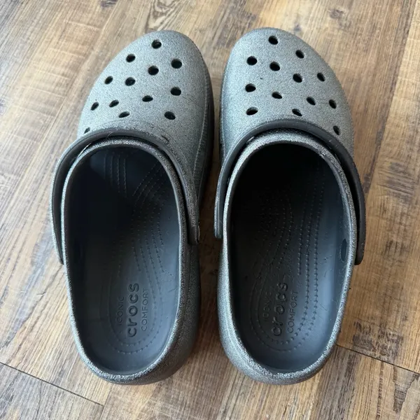 Crocs Womens Classic Platform Sparkly Grey Synthetic Clogs Size 10 - Image 4