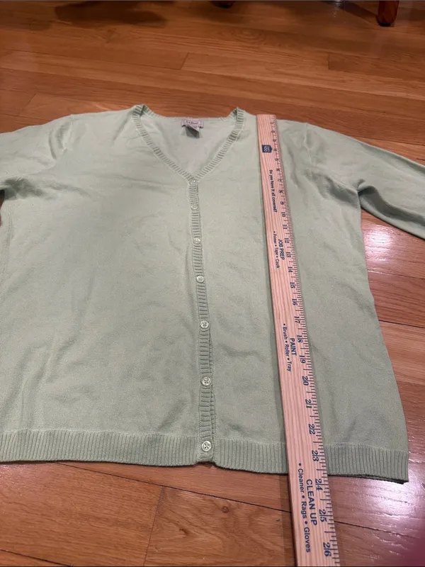 L.LBEAN button down cardigan sweater size large. Green - Image 6