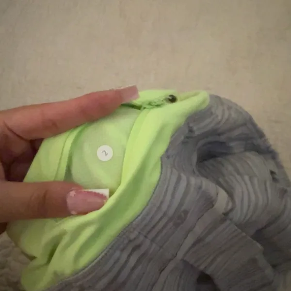 RARE VINTAGE Lululemon Pace Setter Pleated Skirt‎ Wee Are From Space Size 2 - Image 3