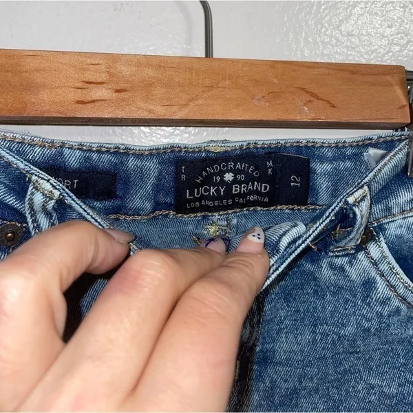 LUCKY Brand Ripped Shorts - Image 4