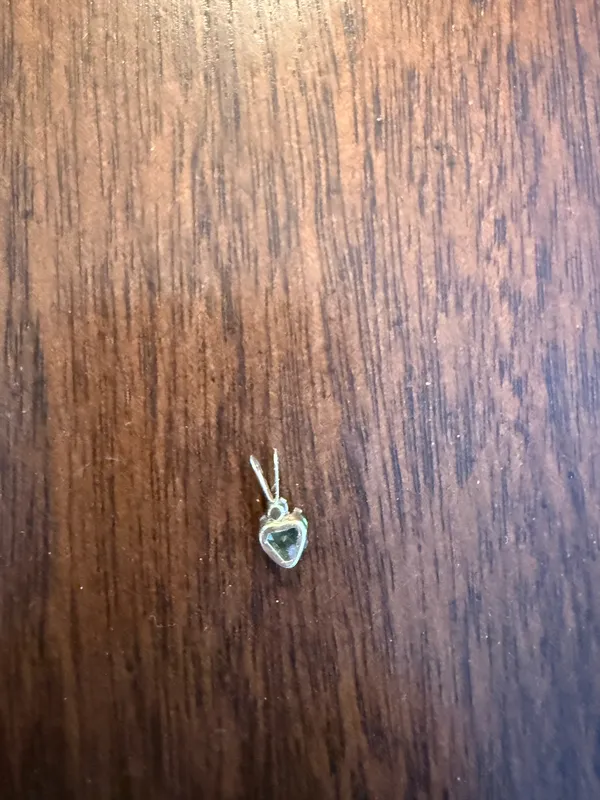 Peridot necklace pendant from Kay Jewelers - Image 3