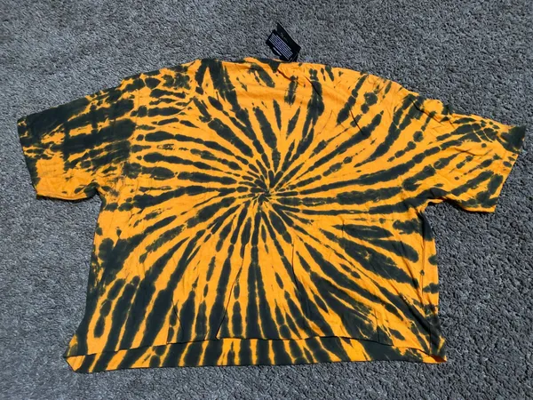 Hot Topic John Carpenter’s Halloween Crop Top Size L - Image 6