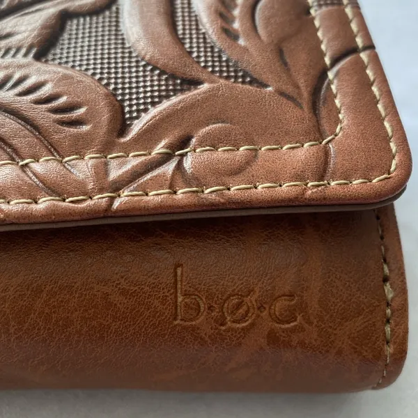 Born O Concept Floral‎ Embossed Saddle Ridge Vegan Leather Wallet - Image 7