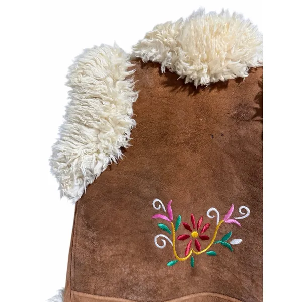 Handmade Vintage Mongolian‎ Fur Boho Suede Floral Embroidered Vest - Image 9