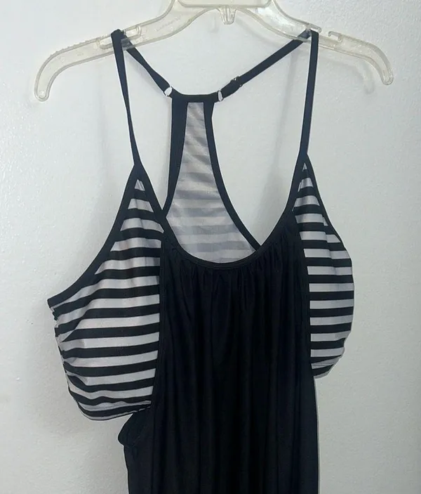 Amazon Chic Black and White Striped Tankini sporty swimsuit bikini top - Image 4