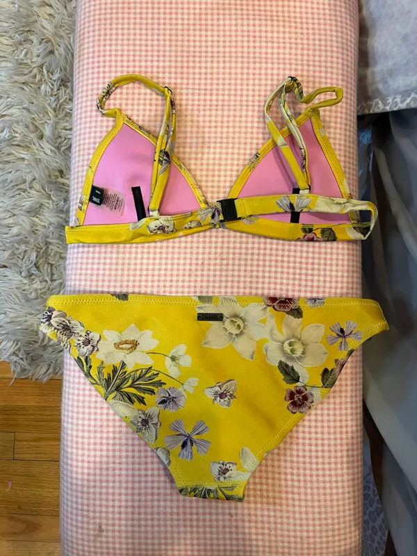 Bikini - Image 3