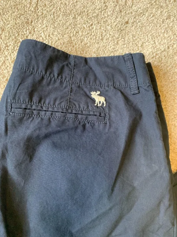 Abercrombie & Fitch Mens Navy Blue Casual Chino Shorts Moose Logo Embroidery - Image 2