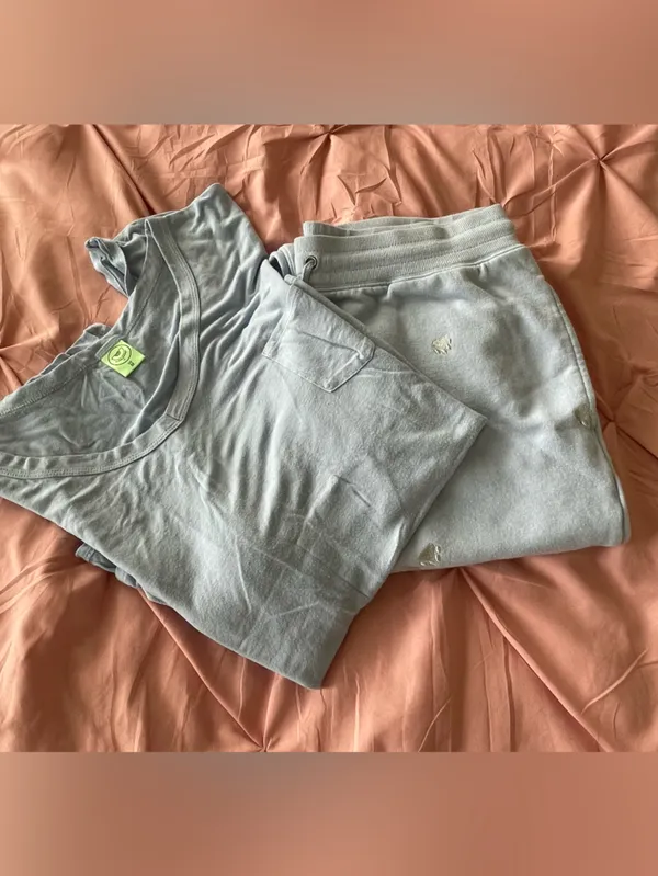 Women’s Light Blue Pocket Pajama Set with Subtle Embroidery Size M - Image 4