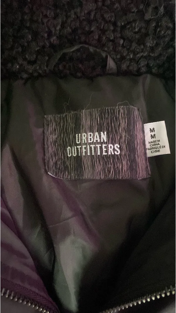 Urban Outfitters Puffer Jacket - Image 3