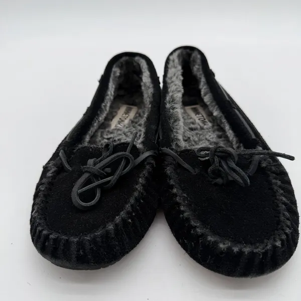 Minnetonka Women's Cally Moccasin Casual Cozy Black Suede Leather size 7 - Image 3