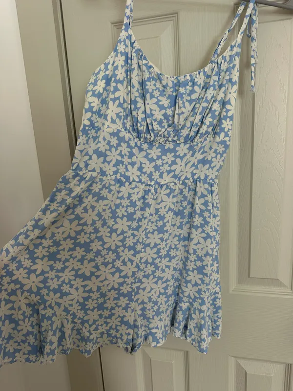 White And Blue Flowered Casual Romper Size M - Image 2
